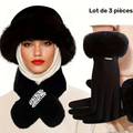 Femme avec un foulard sous le bonnet, mêmes accessoires noirs