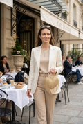 Sac Cœur de Pluie Or porté à la sortie d’un brunch